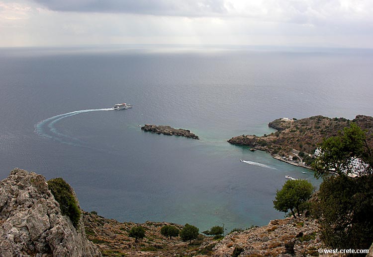 The ferry-boat Daskalogiannis leaving Loutro - click to enlarge