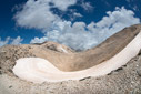 A large snowfield on the way to Pachnes